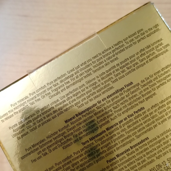 Elizabeth Arden Pure Finish Mineral Bronzing Powder Medium 01 - Picture 10 of 11